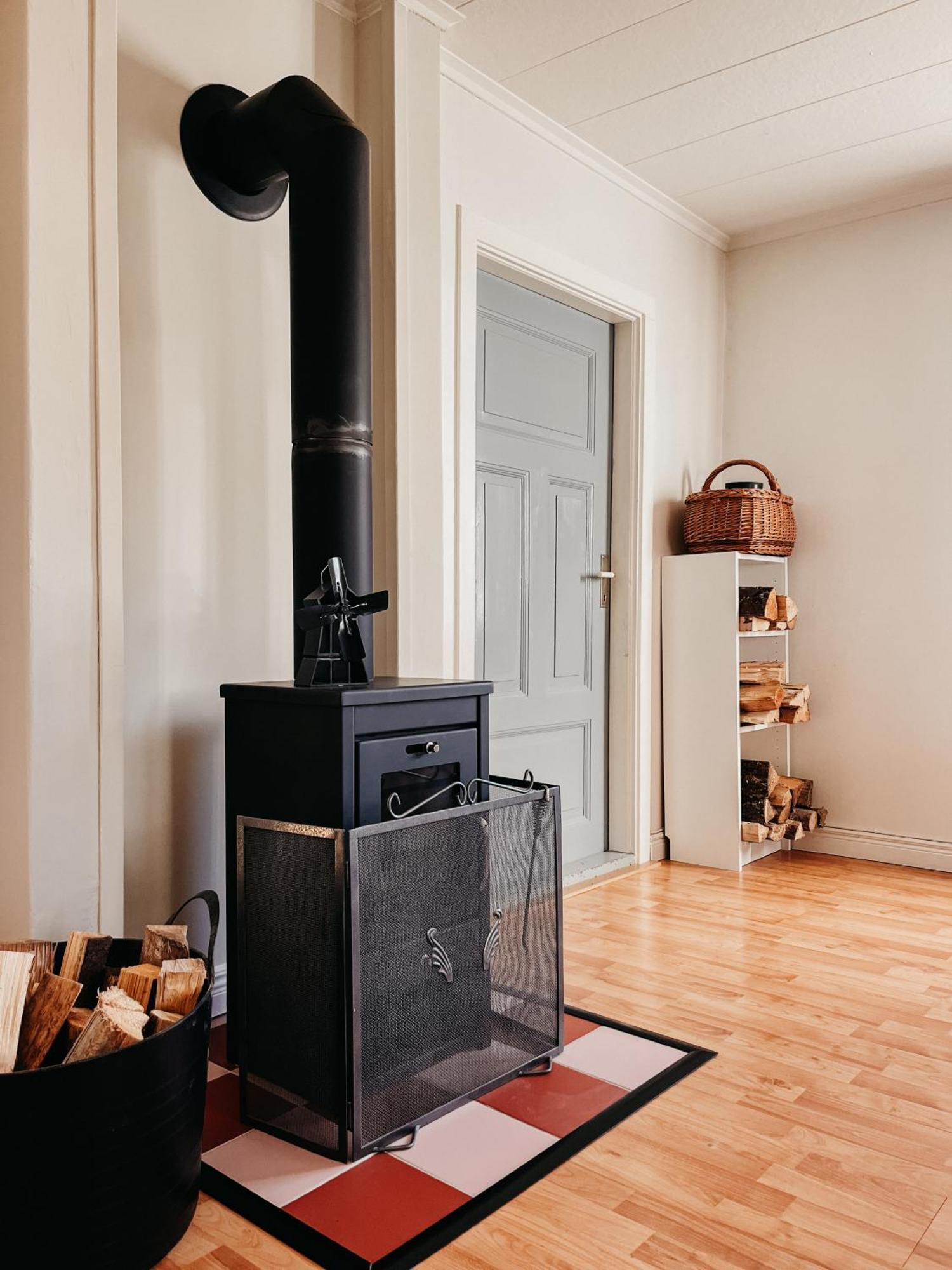 Charming House With Wood Stove Near Lake Virserum Exteriör bild